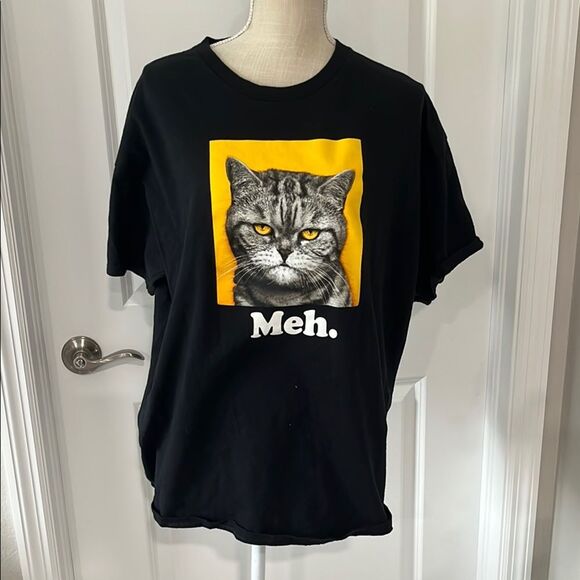 Grumpy Black Cat T-Shirt with Yellow Graphic - Picture 1 of 4